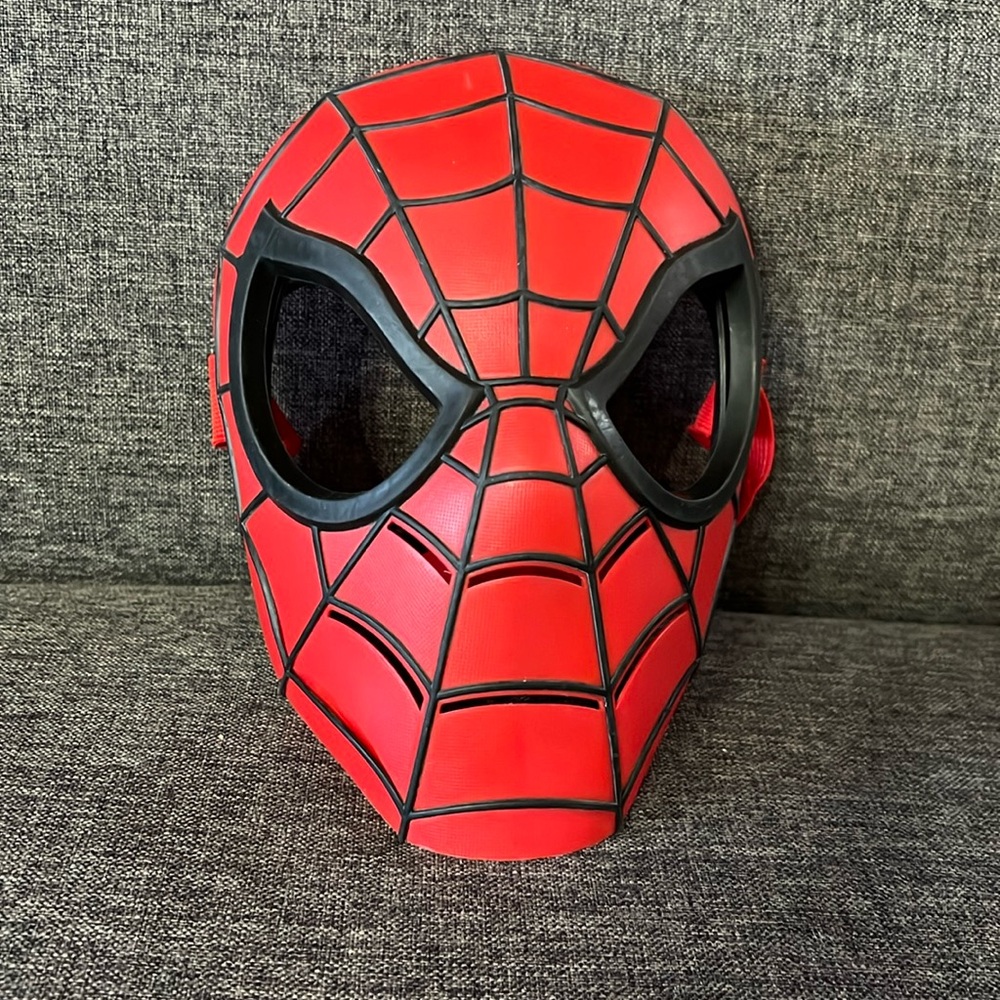 Spiderman Mask with Adjustable Straps Hard Plastic Hasbro 2010